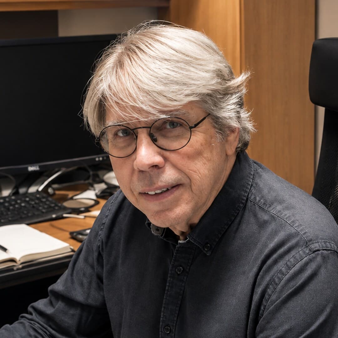 Ken Bond, portrait